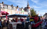 Un char d\'une voiture d\'époque