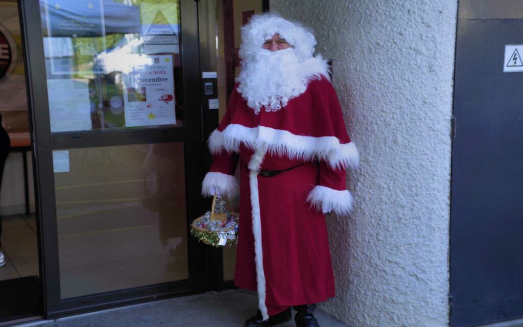 Le père Noël était à ferrières-en-Bray